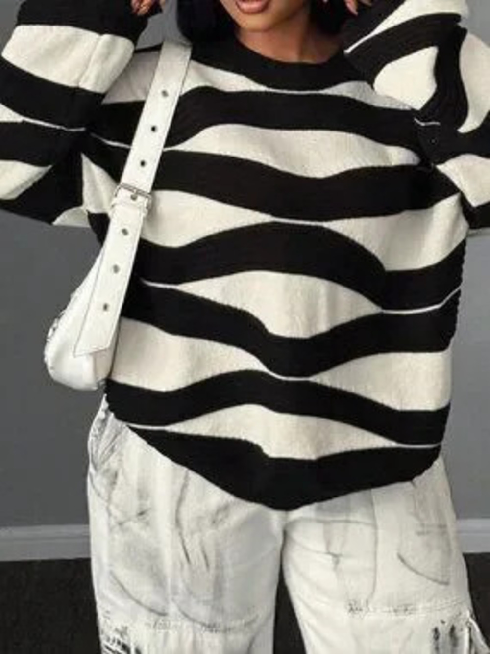 Black and White Casual Women's Loose Round Neck Letter Pullover